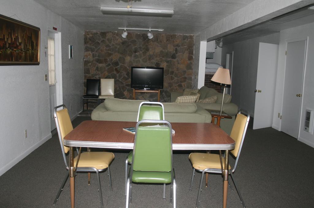 Cedarville Jnr Hotel الغرفة الصورة